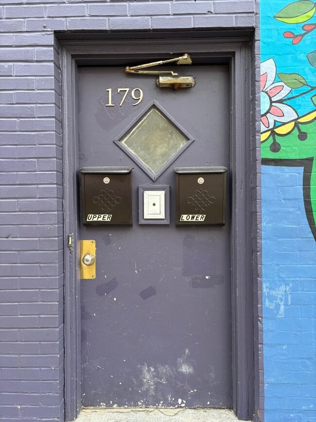 Photo - 179 Jersey St Unit Lower