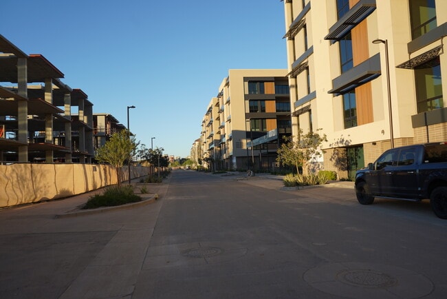 Building Photo - 19355 N 73rd Way Unit 3006