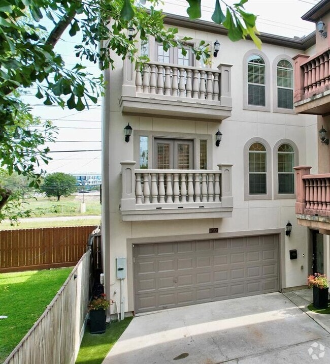 Building Photo - 4020 Childress St Rental