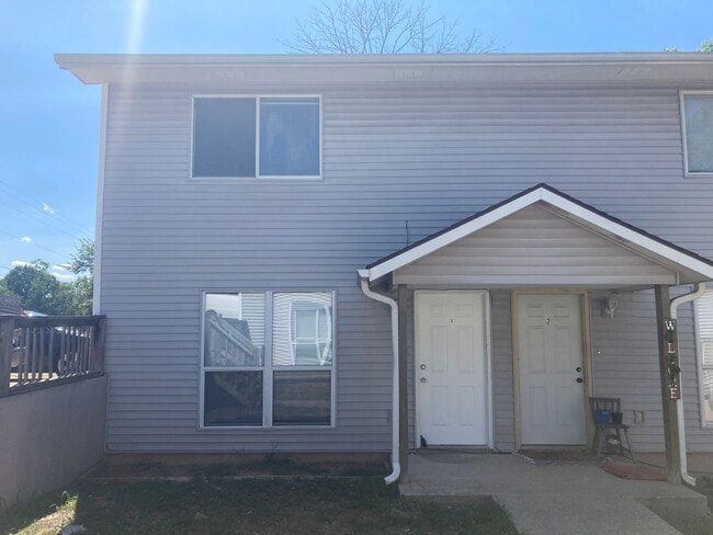 Building Photo - 2 Bed/1.5 Bath Two Story Apartment Osage Beach Unit 4235 Sunset Dr Apt 1