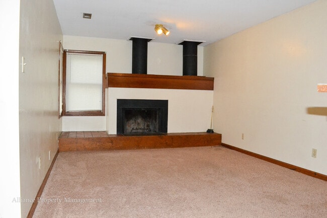 Photo - 1722 Houston St Unit 01 Upper