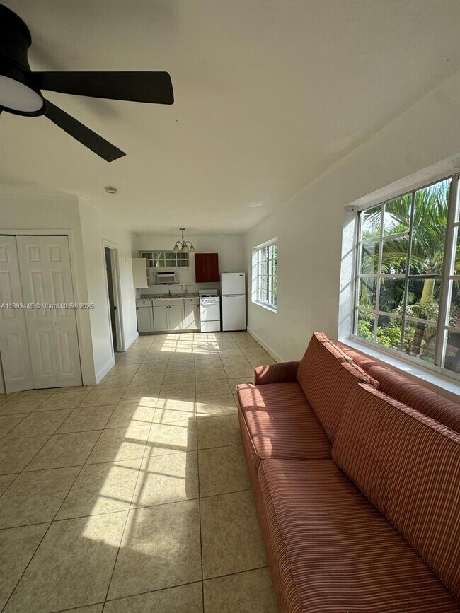 Photo - 604 SW 2nd Ave Unit 2