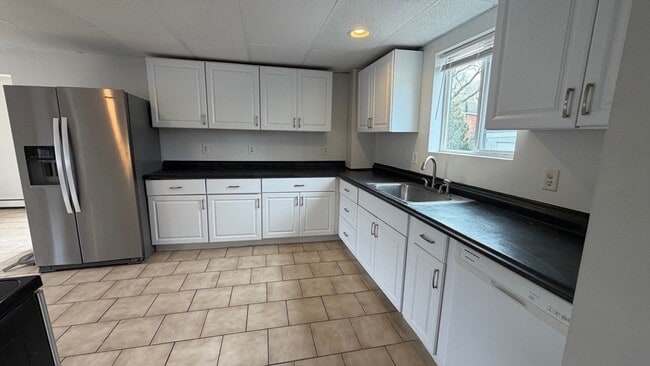 Building Photo - 14 Arcadia St Unit A