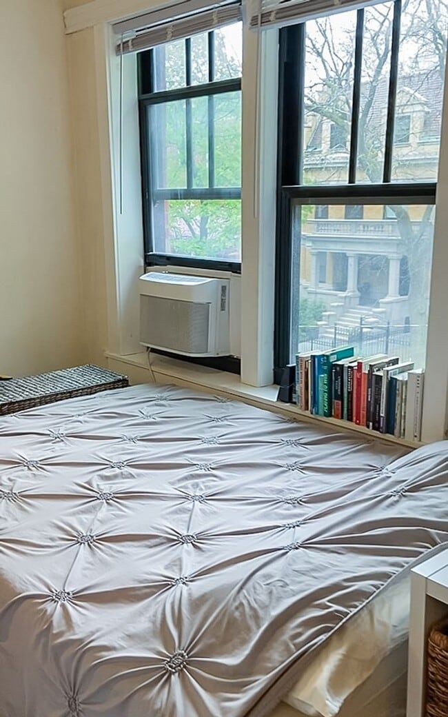 Photo - 643 W Arlington Pl Unit 2