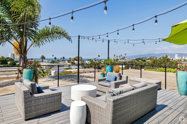Sundeck - Sixth and Raymond