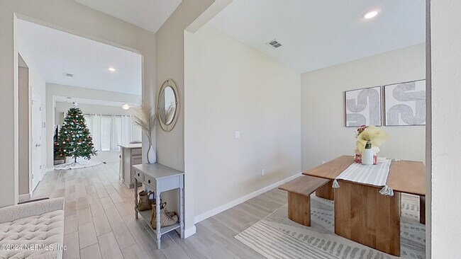 Photo - 10887 Ventnor Ave