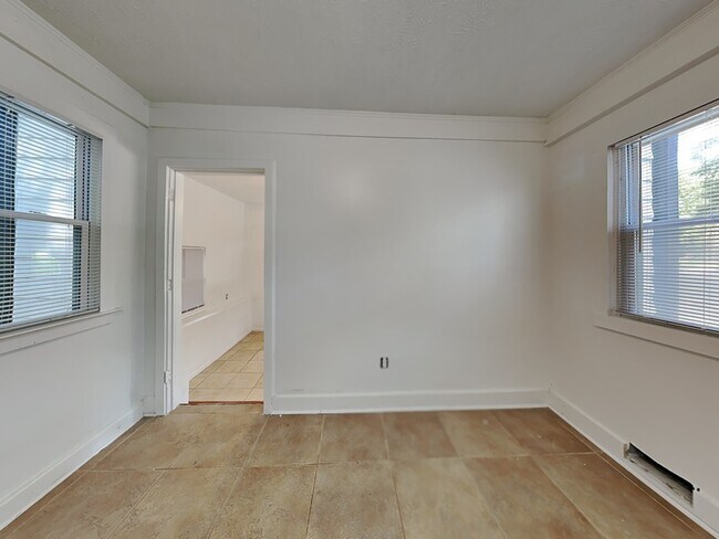 Photo - 542 S Evelyn Pl NW