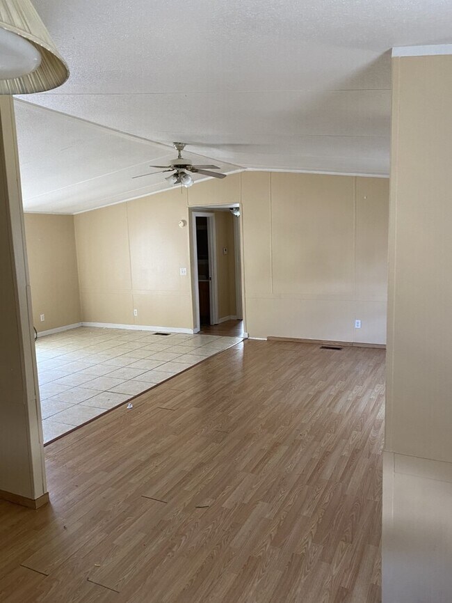 Photo - Spacious mobile home in a lovely community located in downtown area of Athens.