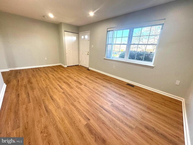 Photo - 4826 Grand Bend Dr