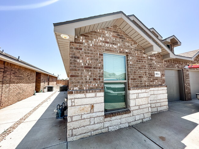Photo - 3-Bedroom Duplex in Frenship ISD! Unit 1