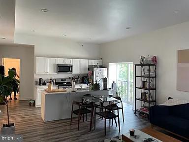 Building Photo - 980 N Marshall St Unit 2 Rental