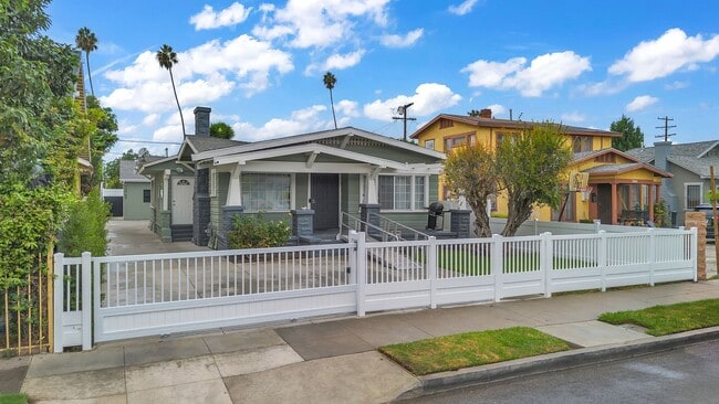 3965 La Salle Ave