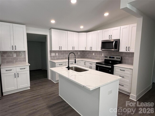 Photo - 1139 Clanton Rd