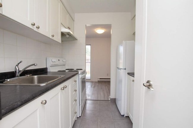 Building Photo - Orchard View Apartments Unit 2Bed