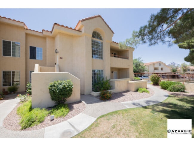 Building Photo - Experience Urban Living at its Finest in t... Rental