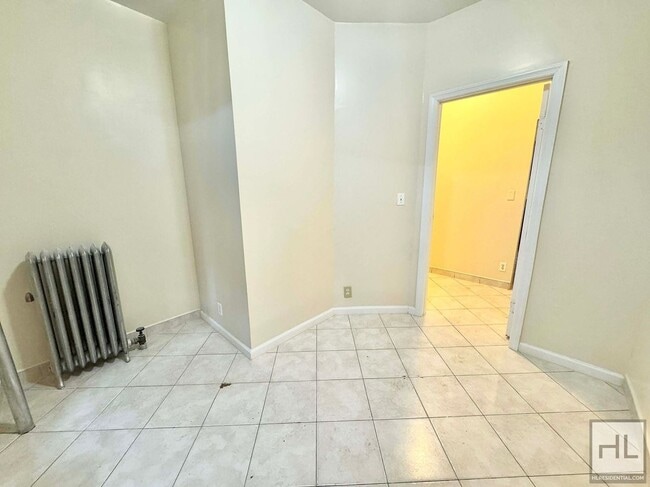 Photo - 78 STREET Unit 1F