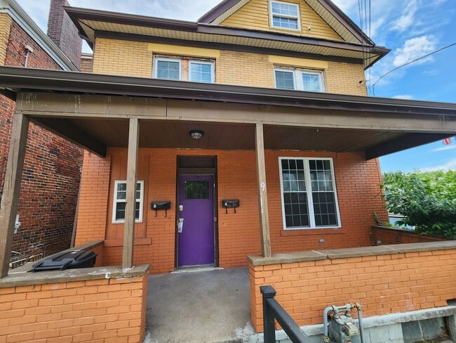 Building Photo - 9 5th St Unit 2