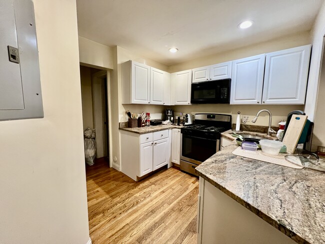 Photo - 62 Egmont St Unit 3