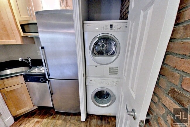 Photo - E 5TH ST. Unidad 1B