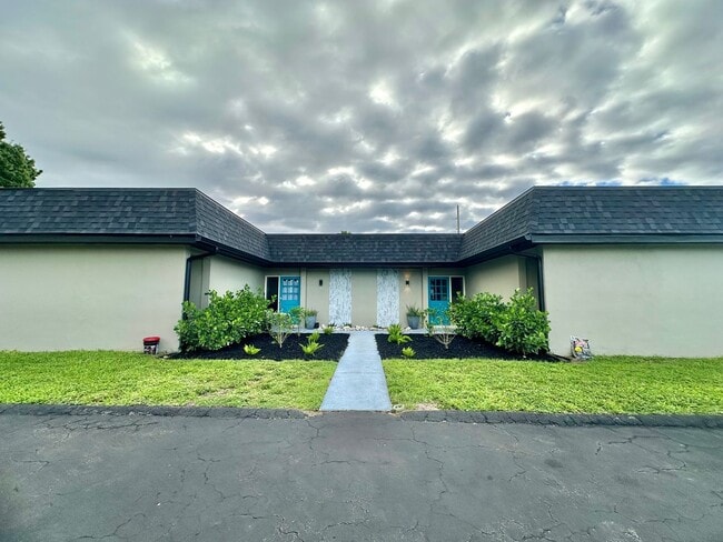Photo - Great Location! 2 Bed 2 Bath Duplex Available Now