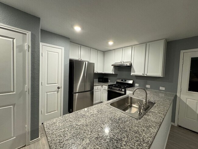 Photo - 7010 Solar Rdg