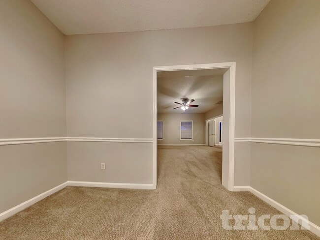 Photo - 5774 Broadleaf Way