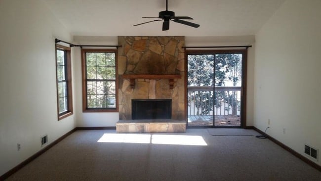 Photo - 4197 Bradley Dr SW