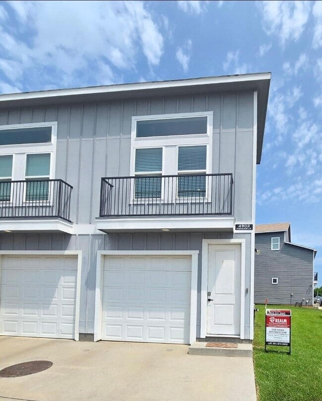 Photo - 4902 Paradigm Ln