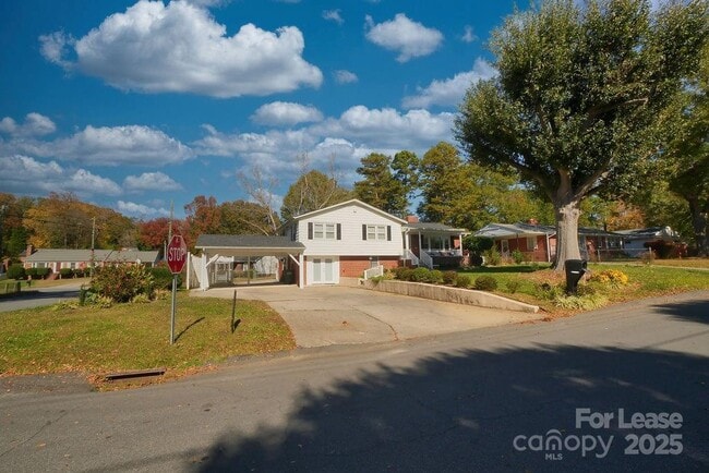 Photo - 1632 Kimberly Dr