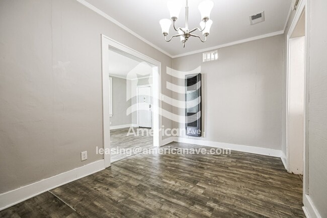Photo - 2661 Harvey Ave
