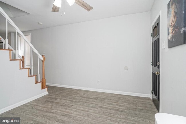 Photo - 2713 Kirkbride St