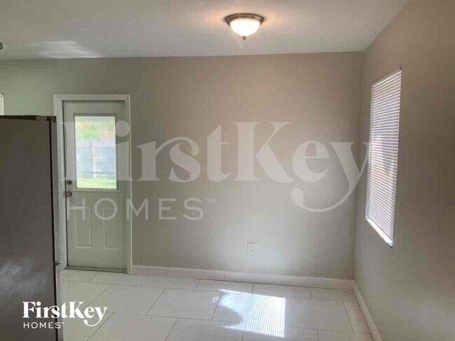 Photo - 1410 NE 43rd Ct