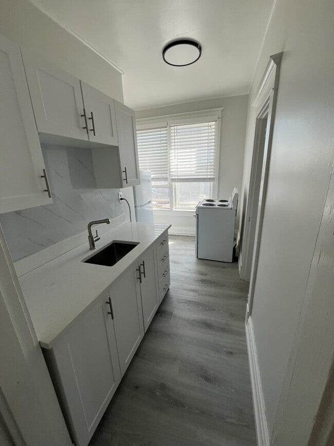 Photo - 1 bedroom in Regina SK S4P 2K8