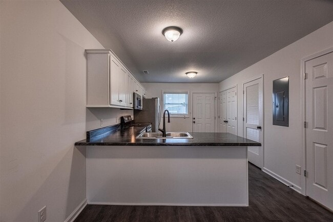 Photo - 100 Commerce St