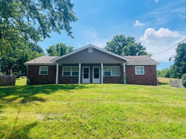 Photo - 802 W Main St Unidad B