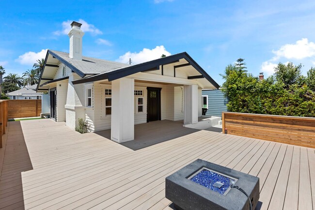 Building Photo - incredible home 3 bedroom, loft Unit 4632