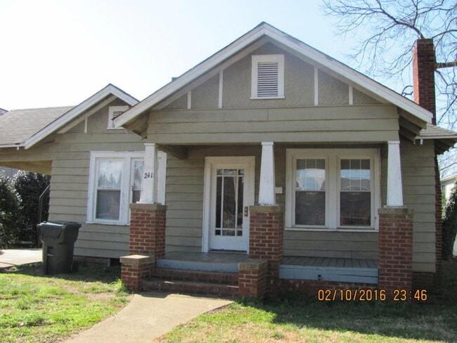 Building Photo - 241 Ebenezer Ave