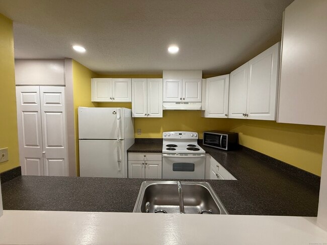 Photo - 175 Mill Pond Rd Unit 215
