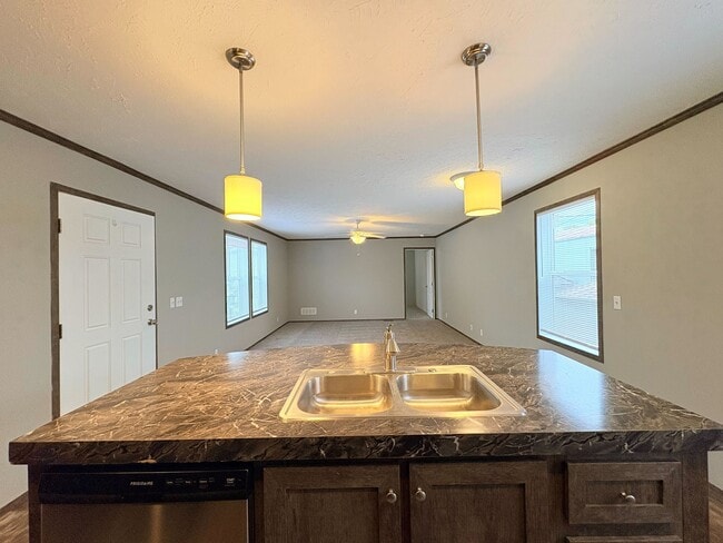 Photo - 10694 State Rte 762