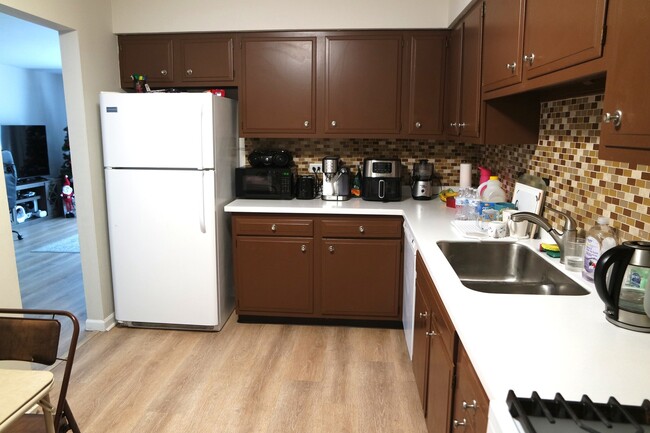 Photo - 10381 Dearlove Rd Unit 2K