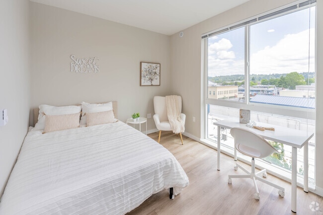 2BR, 2BA - 923SF
