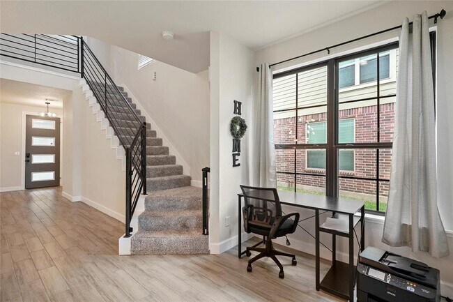 Photo - 11303 Twain Dr