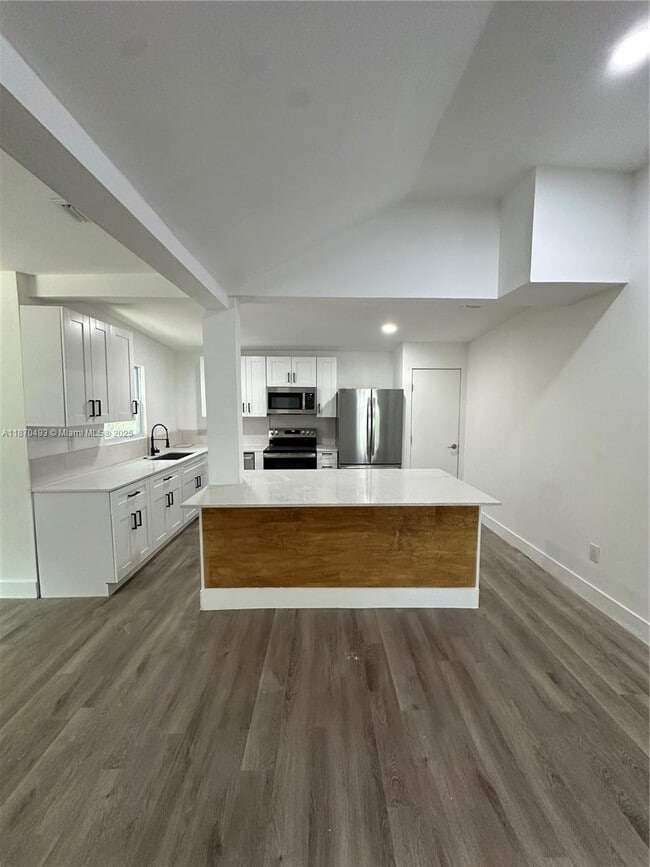 Building Photo - 302 SW 15th St Rental