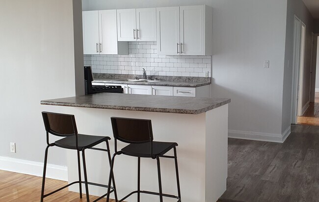 Photo - Beautifully Renovated 2 Bedroom on The Mountain Brow Unité 6