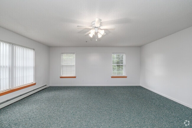 3BR, 1BA - 1,158SF - Living Room