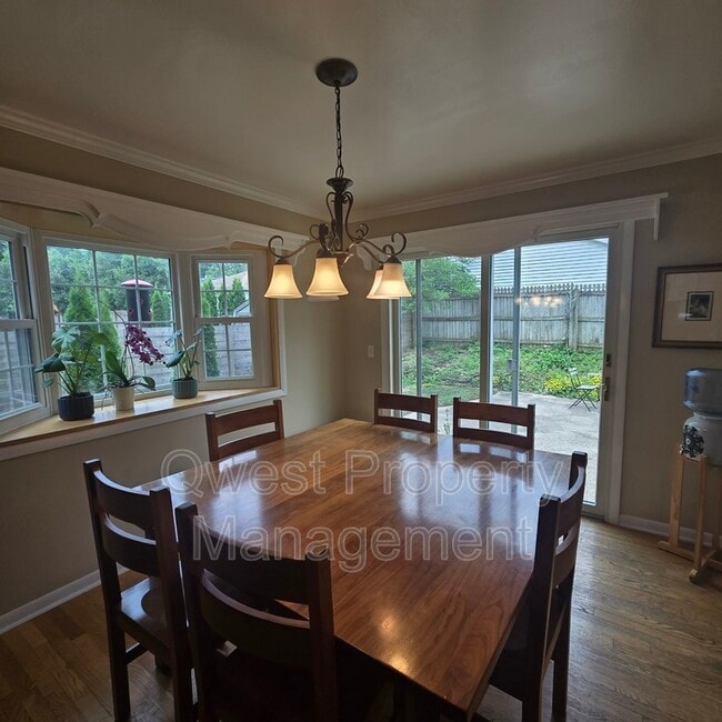 Photo - 2236 Elmwood Dr SE
