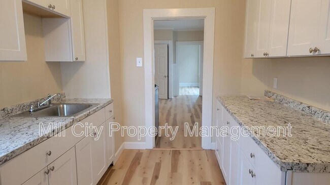 Photo - 414 Cedar St