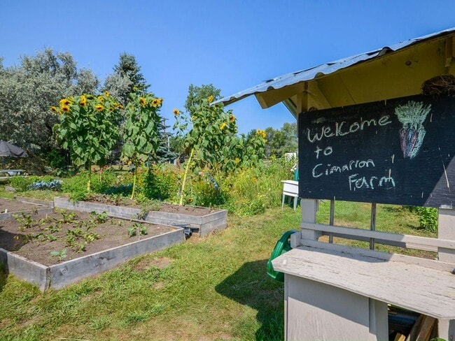 Photo - 464 Cimarron