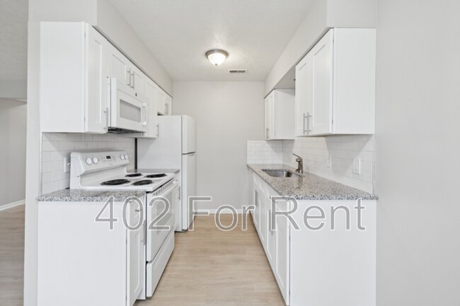 Photo - 8005 S 48th Ave