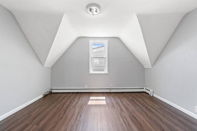 Photo - 1050 Avenue C